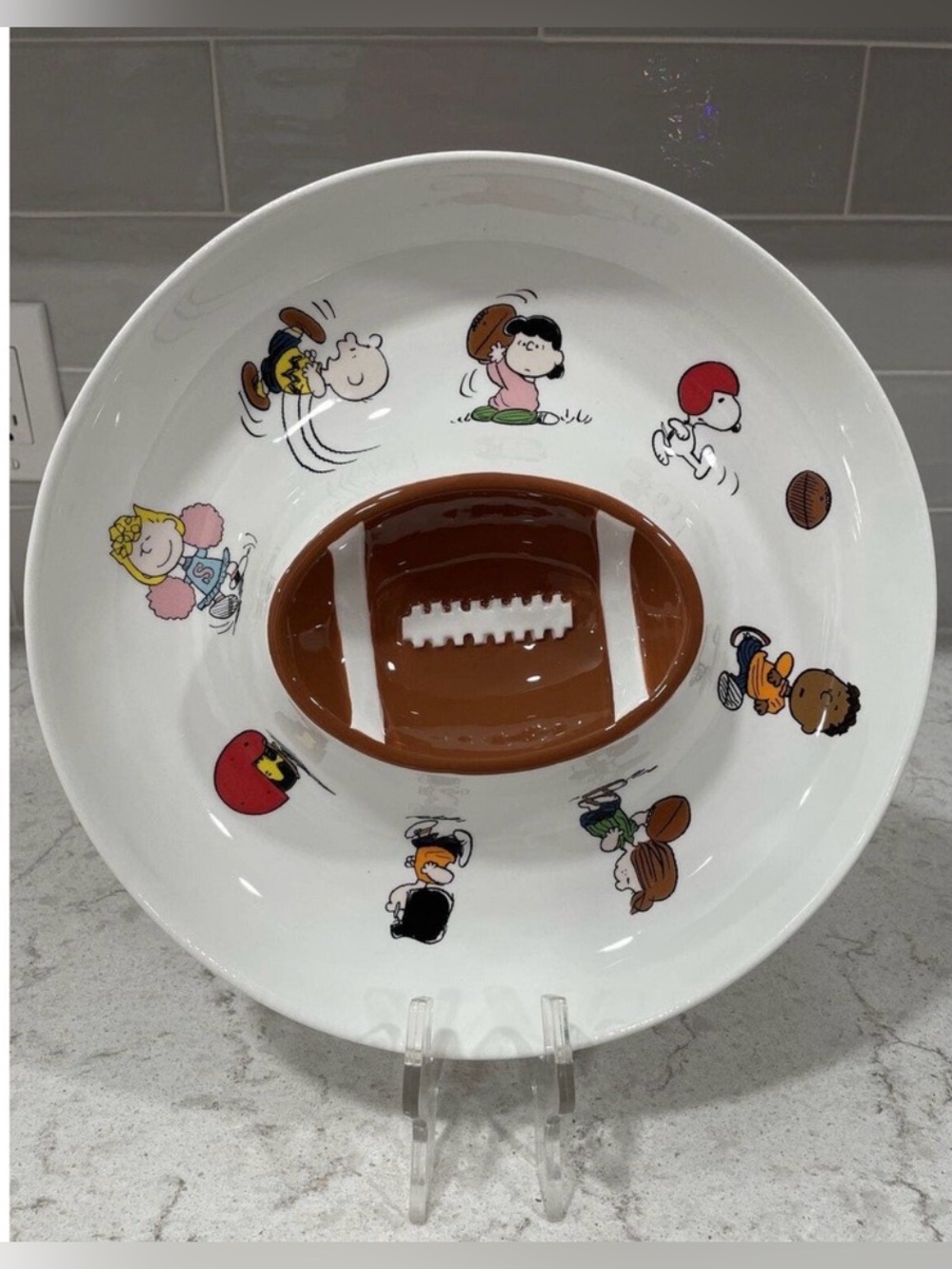 Peanuts Chip and Dip football round ceramic serving dish - Brand new!